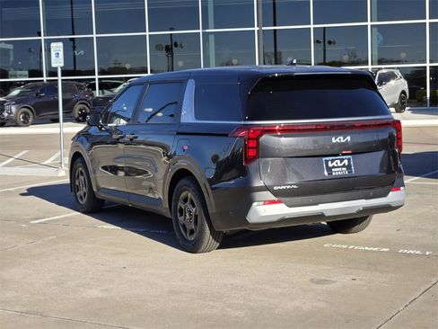 New 2026 Kia Carnival image 3