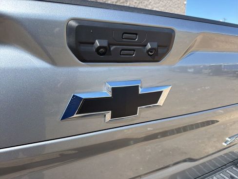 Used 2025 Chevrolet Silverado 2500 ZR2 w/ Technology Package AWD/4WD image 11