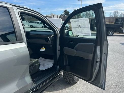 New 2026 Chevrolet Colorado ZR2 AWD/4WD image 42