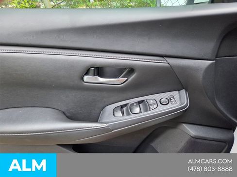 Used 2024 Nissan Sentra SV FWD image 27