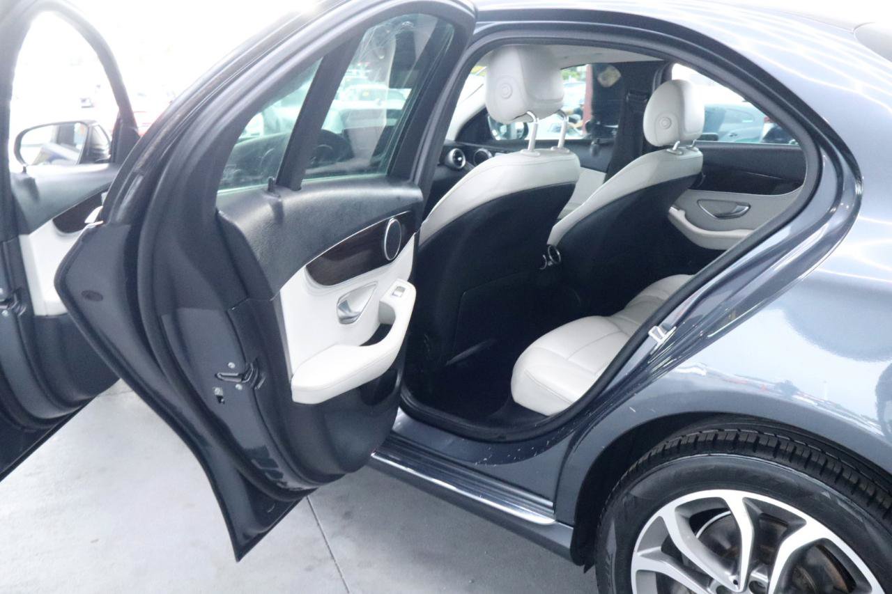 Used 2016 Mercedes-Benz C 300 4MATIC Sedan image 31