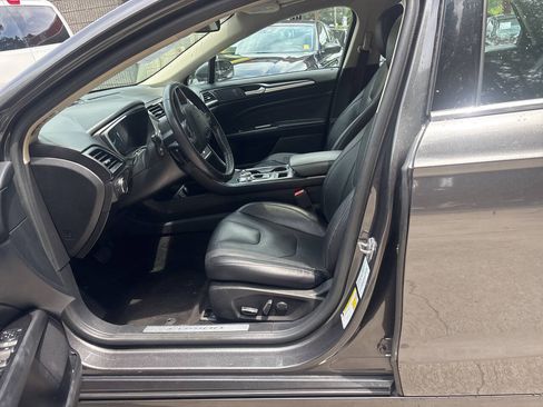 Used 2019 Ford Fusion Titanium AWD/4WD image 9