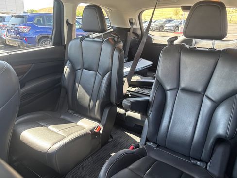 Used 2024 Subaru Ascent Touring AWD/4WD image 16