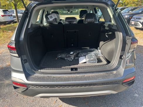 New 2025 Volkswagen Taos S image 9