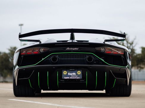 Used 2021 Lamborghini Aventador SVJ image 44