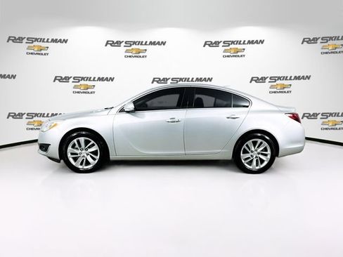 Used 2017 Buick Regal AWD image 4