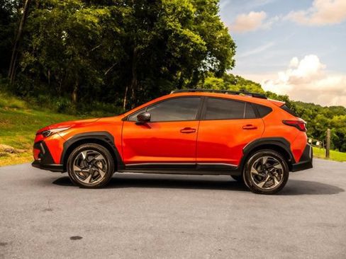 Used 2024 Subaru Crosstrek 2.5i Limited w/ Crosstrek Mirror Package AWD/4WD image 4