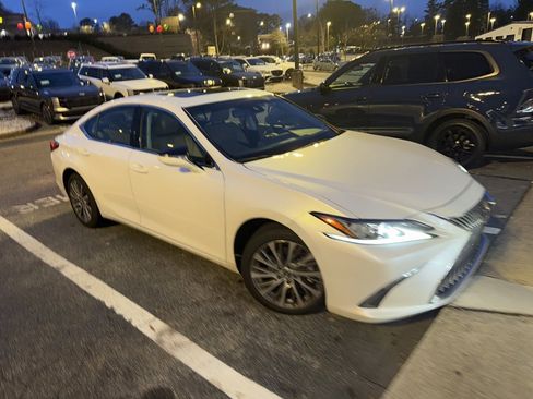 Used 2021 Lexus ES 250 w/ Premium Package image 7