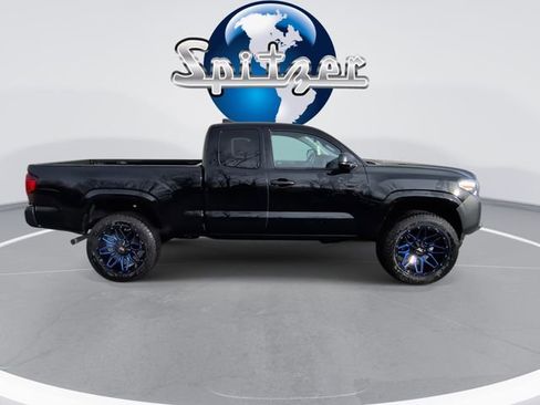 Used 2020 Toyota Tacoma 4x4 Access Cab image 10
