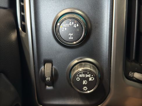 Used 2018 Chevrolet Silverado 1500 LT w/ All Star Edition AWD/4WD image 27