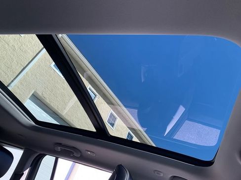 Used 2022 Jeep Grand Cherokee Limited 4xe image 18