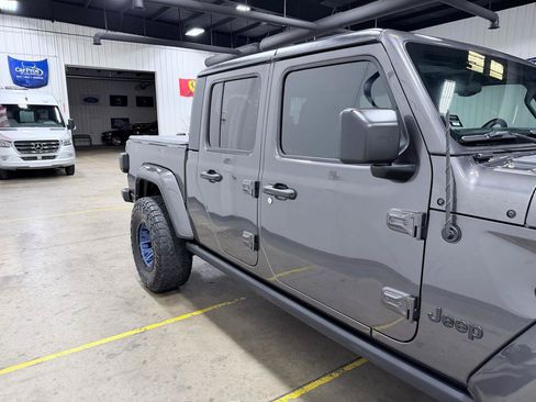 Used 2022 Jeep Gladiator Sport AWD/4WD image 19
