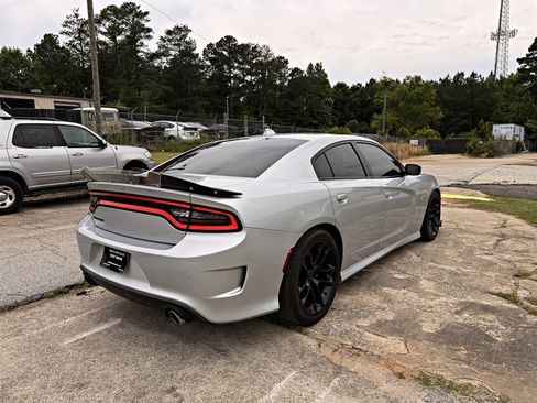 Used 2020 Dodge Charger Scat Pack RWD image 5