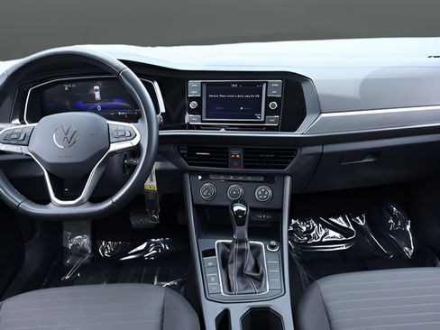 Certified 2024 Volkswagen Jetta S FWD image 17