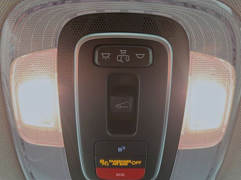 Used 2025 Hyundai Elantra Limited image 21