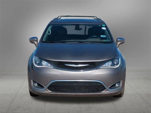 Used 2018 Chrysler Pacifica Limited w/ Tire & Wheel Group image 5
