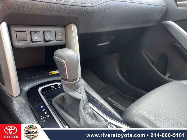 Used 2023 Toyota Corolla Cross XLE w/ Convenience Package AWD/4WD image 32