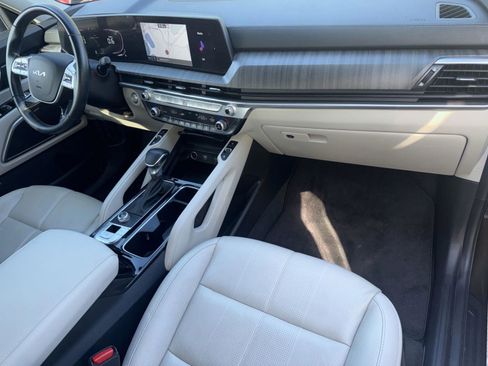 Used 2023 Kia Telluride EX w/ EX Captain's Chair Package image 13