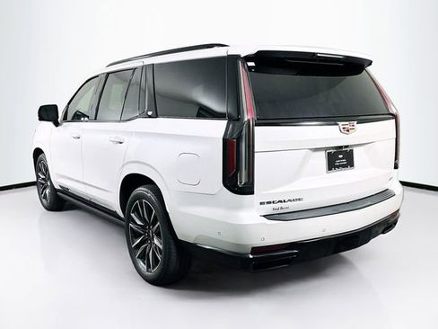 Used 2022 Cadillac Escalade Sport w/ Touring Package AWD/4WD image 5