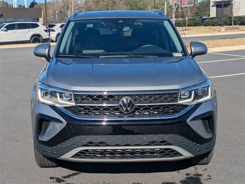 Certified 2024 Volkswagen Taos SEL image 9