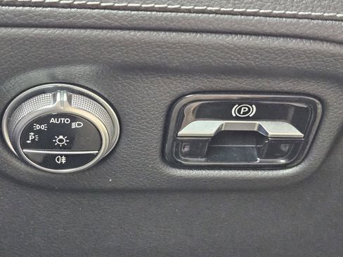 Used 2023 Mercedes-Benz EQS 580 4MATIC SUV image 13