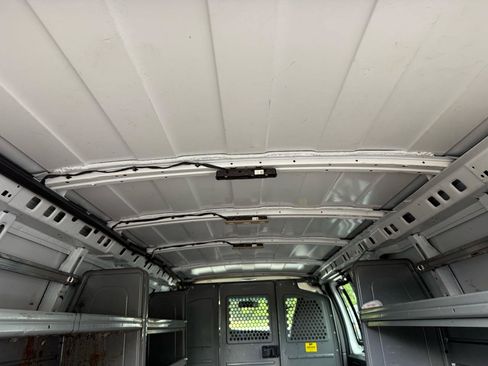 Used 2020 Chevrolet Express 2500 Extended w/ Enhanced Convenience Package RWD image 27