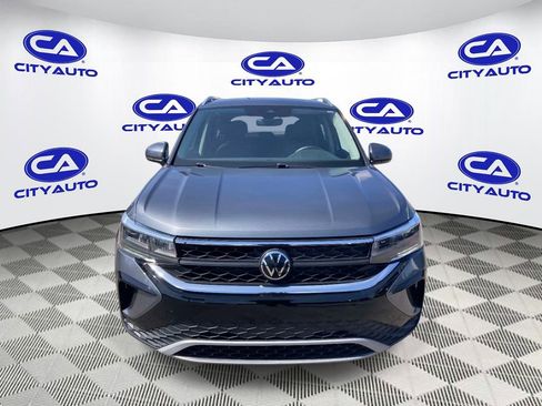 Used 2023 Volkswagen Taos SE FWD image 8