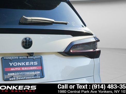 Used 2021 BMW X5 xDrive40i w/ M Sport Package image 24
