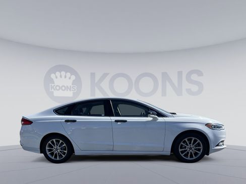 Certified 2017 Ford Fusion SE FWD image 17
