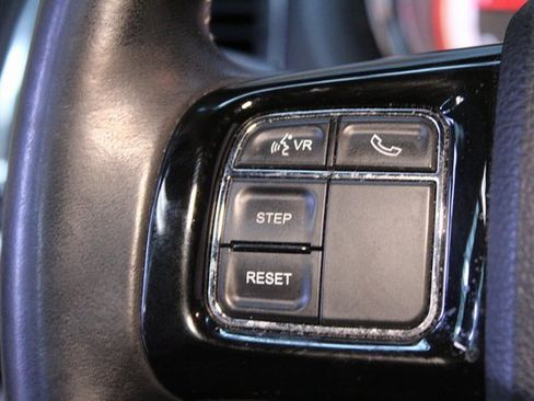 Used 2016 Dodge Grand Caravan SE image 21