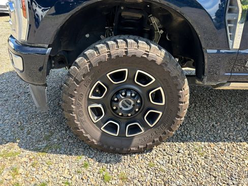 Used 2024 Ford F250 Platinum AWD/4WD image 9