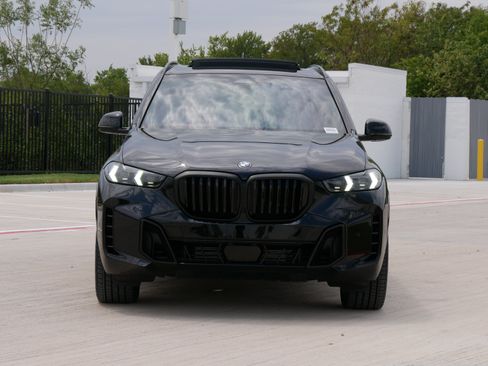 Used 2026 BMW X5 xDrive40i w/ M Sport Package AWD/4WD image 3