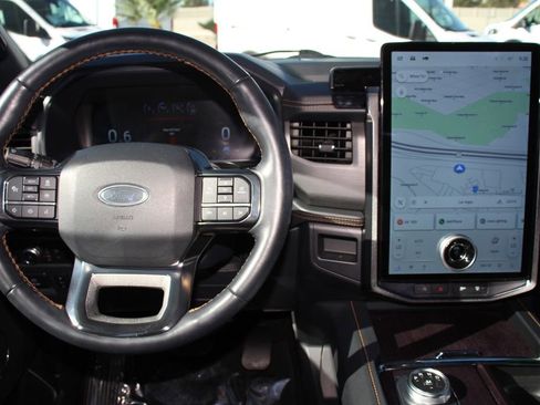 Certified 2022 Ford Expedition Max Platinum image 17