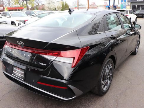 Used 2024 Hyundai Elantra Limited image 5