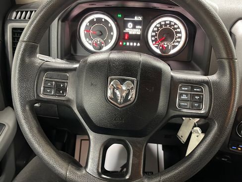 Used 2018 RAM 1500 Express AWD/4WD image 14