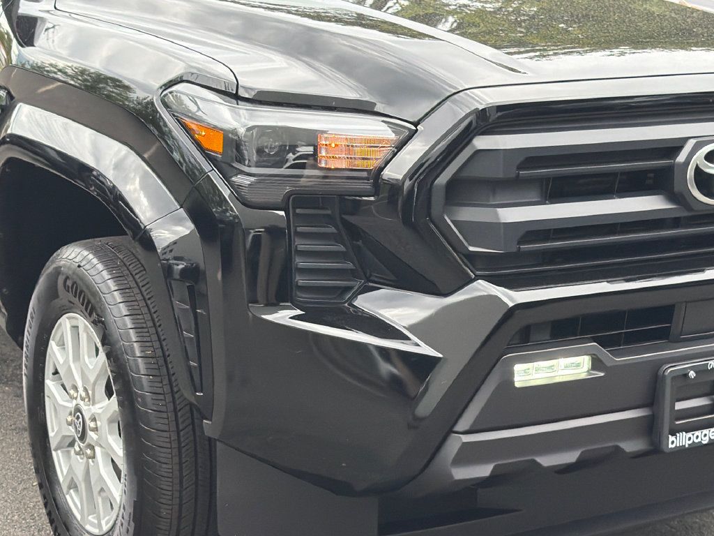 Used 2025 Toyota Tacoma SR5 AWD/4WD image 6
