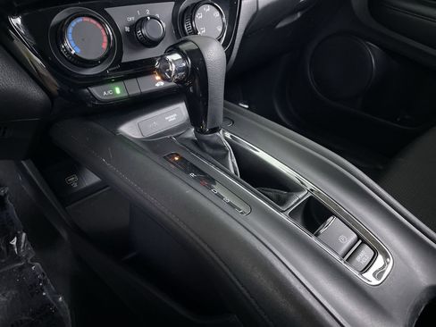 Used 2021 Honda HR-V LX image 17