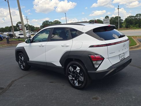 Used 2025 Hyundai Kona SEL FWD image 5