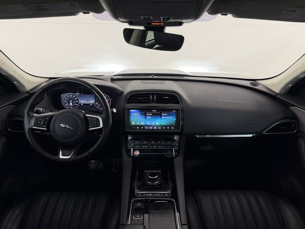 Used 2019 Jaguar F-PACE Portfolio AWD/4WD image 12