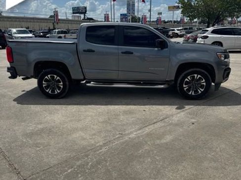 Used 2021 Chevrolet Colorado Z71 AWD/4WD image 2