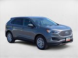 Used 2023 Ford Edge SEL image 3