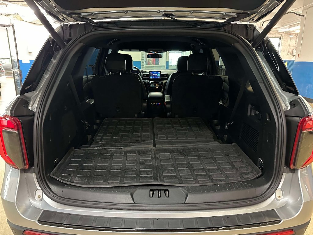 Used 2024 Ford Explorer ST-Line w/ Class IV Trailer Tow Package AWD/4WD image 27
