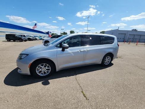 Certified 2023 Chrysler Voyager LX FWD image 23