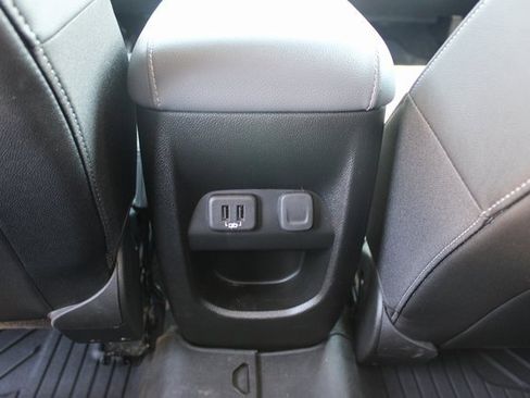 Used 2020 Chevrolet Colorado Z71 image 41