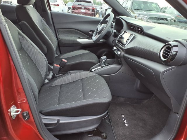 Used 2019 Nissan Kicks SV FWD image 18