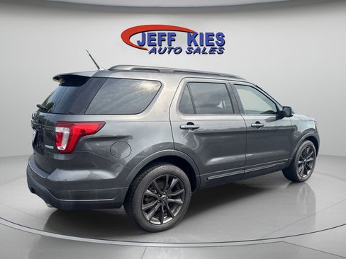 Used 2019 Ford Explorer XLT w/ Equipment Group 202A FWD image 9