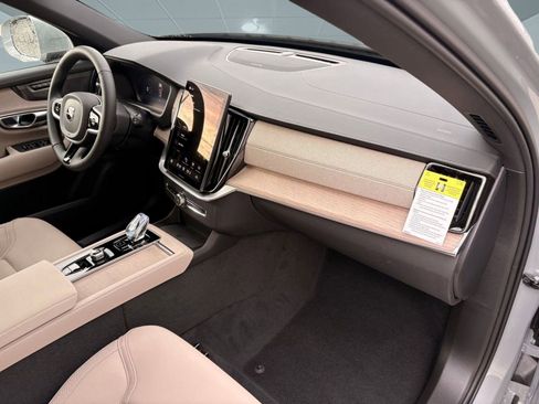 New 2026 Volvo XC90 B6 Plus w/ Protection Package Premier AWD/4WD image 28
