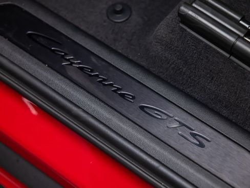 Used 2025 Porsche Cayenne GTS AWD/4WD image 27