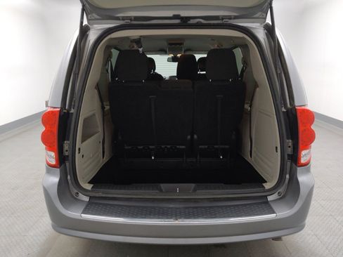 Used 2020 Dodge Grand Caravan SE FWD image 29
