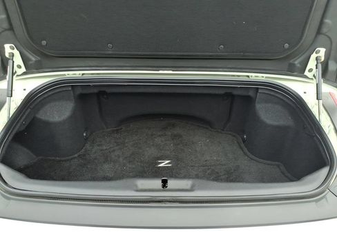 Used 2004 Nissan 350Z Touring RWD image 17